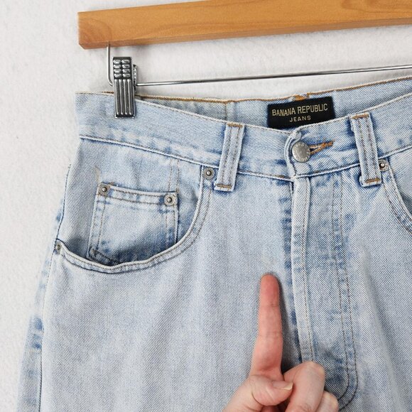 Banana Republic Jeans Men 31x32 Blue Light Wash Relaxed Button Fly Made in Italy - Picture 6 of 16